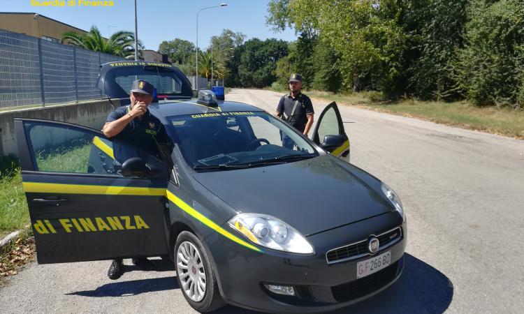 Era stato condannato per spaccio: dopo tre mesi di latitanza si consegna spontaneamente Era stato condannato per spaccio: dopo tre mesi di latitanza si consegna spontaneamente