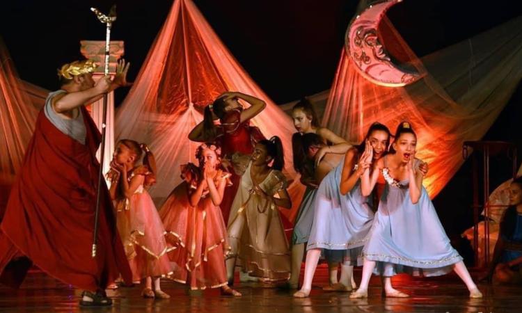 Loro Piceno, il 2 luglio va in scena "Rise Up": lo spettacolo della danza torna in piazza Loro Piceno, il 2 luglio va in scena "Rise Up": lo spettacolo della danza torna in piazza