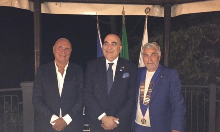 Tolentino, Stefano Ferranti è il nuovo presidente del Rotary Club. Assegnato anche il premio Paul Harris Fallow Tolentino, Stefano Ferranti è il nuovo presidente del Rotary Club. Assegnato anche il premio Paul Harris Fallow