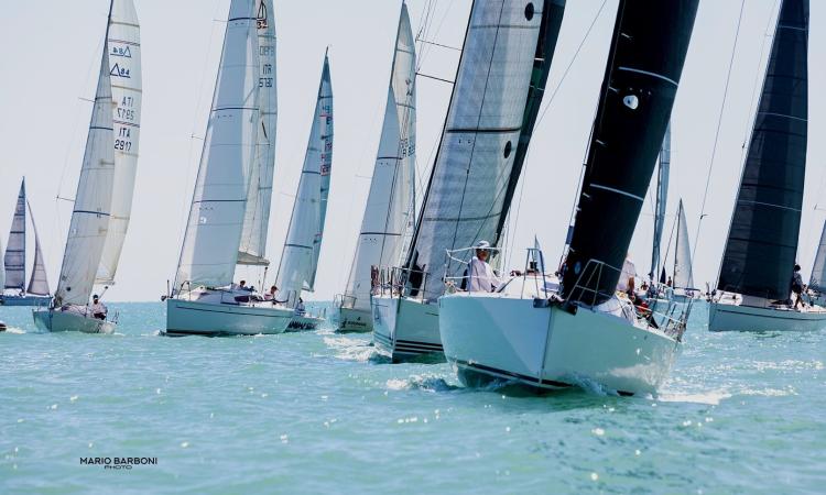 Civitanova, 60 barche in porto per inaugurare la stagione. Doppio podio a Crotone per l'agonistica ILCA Civitanova, 60 barche in porto per inaugurare la stagione. Doppio podio a Crotone per l'agonistica ILCA