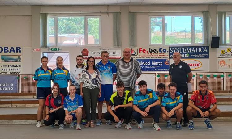 Tolentino, al bocciodromo in scena le gare under 15 e under 18: ecco i campioni regionali Tolentino, al bocciodromo in scena le gare under 15 e under 18: ecco i campioni regionali