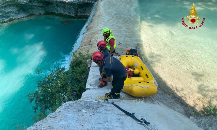 Cade nel torrente, giovane di 25 anni recuperato dai vigili del fuoco Cade nel torrente, giovane di 25 anni recuperato dai vigili del fuoco
