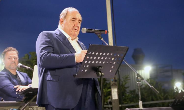 Successi e incertezze: la cena sociale dell’imprenditore Ercoli saluta i dipendenti e critica il governo italiano (FOTO e VIDEO)