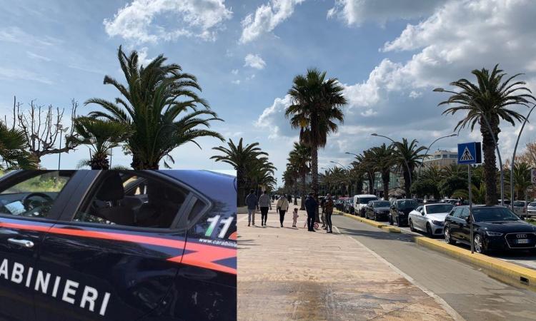 Civitanova - Aggredisce bagnanti con un ramo, poi si scaglia contro i carabinieri: arrestato 33enne