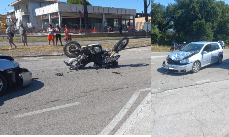 Treia, violento scontro tra auto e moto: centauro trasportato a Torrette in eliambulanza
