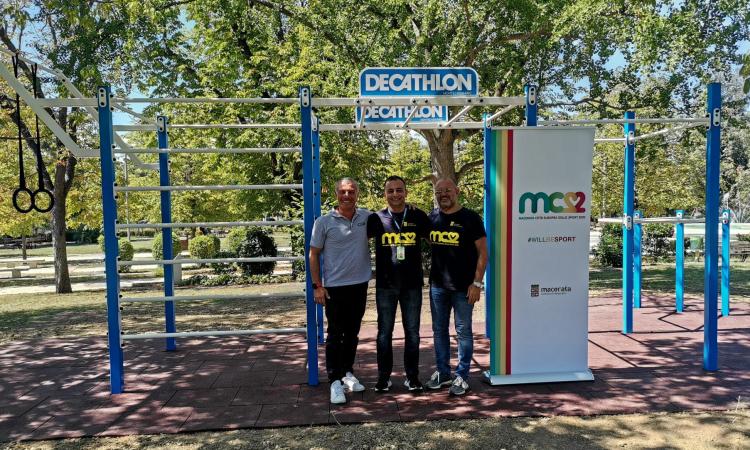Macerata, i giardini Diaz diventano palestra a cielo aperto: in funzione la struttura per calisthenics Macerata, i giardini Diaz diventano palestra a cielo aperto: in funzione la struttura per calisthenics