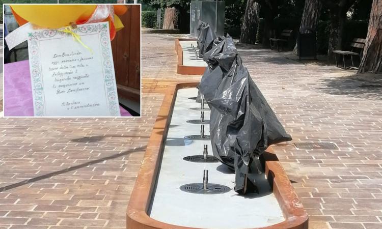 Sarnano, l'ingresso alla città si rifà il look con la nuova fontana al Pincio. C'è una nuova centenaria Sarnano, l'ingresso alla città si rifà il look con la nuova fontana al Pincio. C'è una nuova centenaria