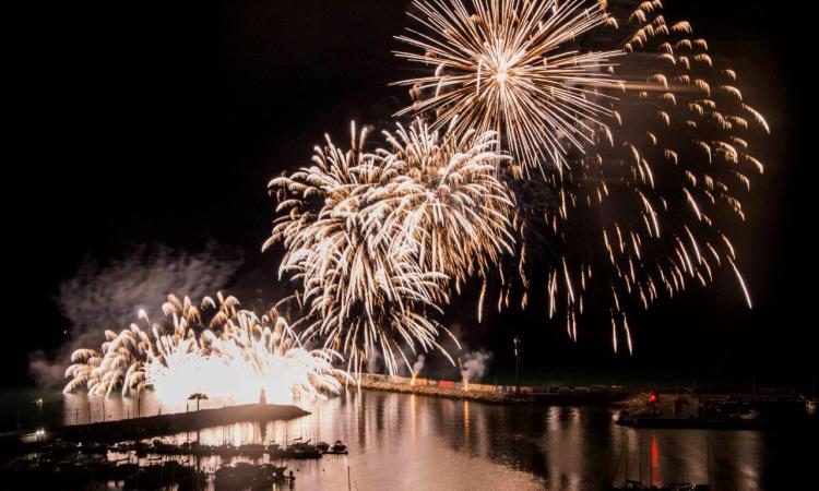 Civitanova, arriva la stretta di Ferragosto: divieto d'accesso alle spiagge libere e niente alcol Civitanova, arriva la stretta di Ferragosto: divieto d'accesso alle spiagge libere e niente alcol