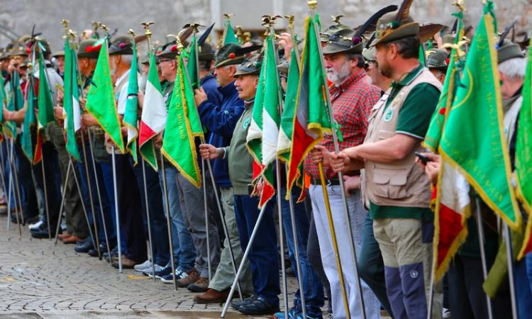 Sarnano sarà la sede del raduno degli Alpini marchigiani: tutto pronto per la loro accoglienza Sarnano sarà la sede del raduno degli Alpini marchigiani: tutto pronto per la loro accoglienza