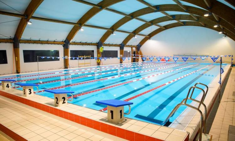 Macerata, dal 29 agosto riapre la piscina comunale: in arrivo sconti sugli abbonamenti