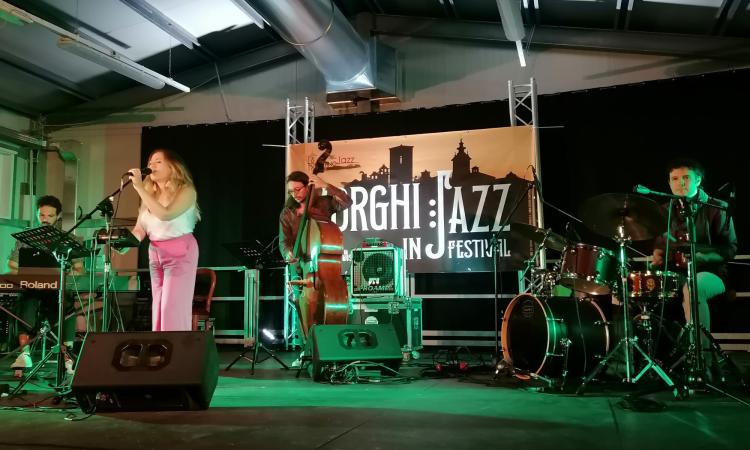 Caldarola, entusiasmo per il concerto di Manuela Ciunna a "Borghi in Jazz" Caldarola, entusiasmo per il concerto di Manuela Ciunna a "Borghi in Jazz"
