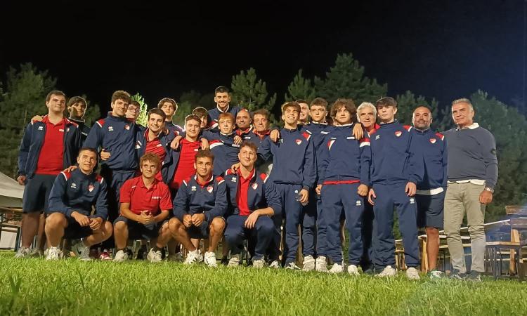 Chiesanuova, presentazione sotto la pioggia di Prima squadra e Juniores: "Ora si fa sul serio" Chiesanuova, presentazione sotto la pioggia di Prima squadra e Juniores: "Ora si fa sul serio"