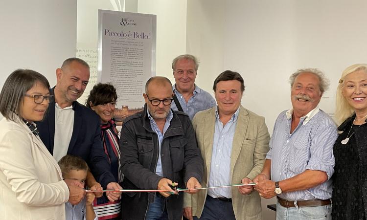 Macerata, inaugurata la mostra "Piccolo è bello": venti miniature dell'ebanista Guardabassi Macerata, inaugurata la mostra "Piccolo è bello": venti miniature dell'ebanista Guardabassi