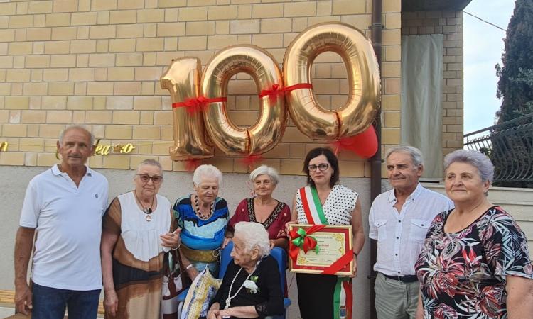Maria Elisei compie 100 anni: Corridonia festeggia una nuova centenaria Maria Elisei compie 100 anni: Corridonia festeggia una nuova centenaria