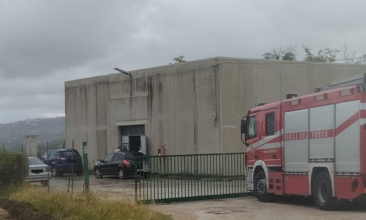 Tragedia a passo di Treia: uomo di 66 anni trovato impiccato all'interno di un'azienda per articoli da giardinaggio