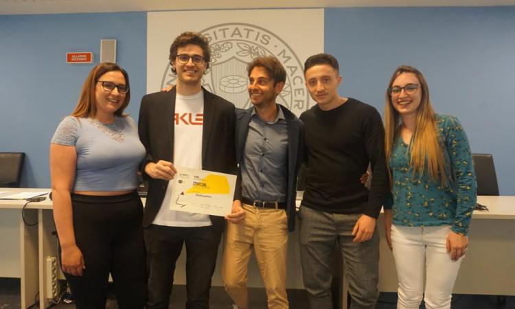 Unimc, nomadi digitali per il rilancio dei piccoli borghi: premiati i vincitori del corso di imprenditoria Unimc, nomadi digitali per il rilancio dei piccoli borghi: premiati i vincitori del corso di imprenditoria