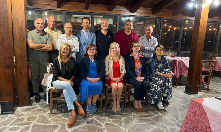Macerata, ex alunni si ritrovano a 50 anni dalla licenza elementare: "Il legame che ci unisce è forte"