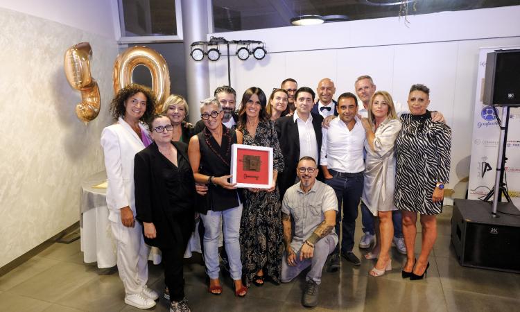Tolentino, cinquantenni in festa: passaggio di testimone con i nati nel '71