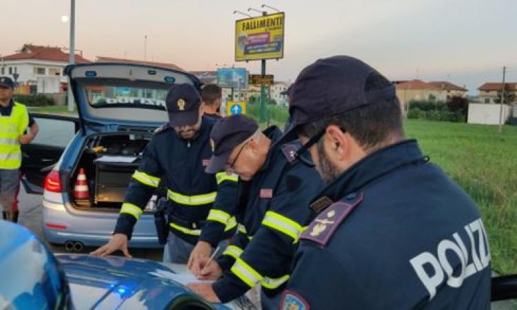 Stragi del sabato sera, controlli a tappeto nel Maceratese: 14 patenti ritirate e 4 denunciati