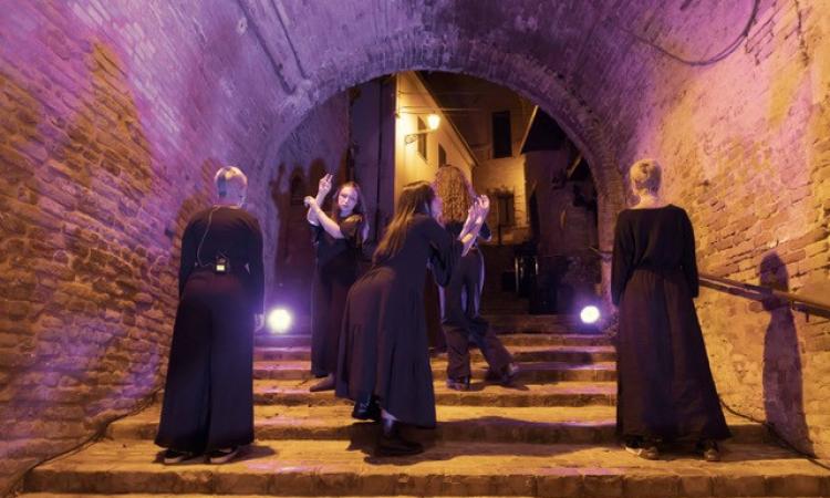 "Civitarcana", torna l'evento alla scoperta di miti e leggende locali lungo le vie di Civitanova Alta "Civitarcana", torna l'evento alla scoperta di miti e leggende locali lungo le vie di Civitanova Alta