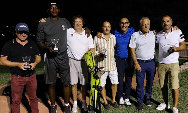 Civitanova, dal basket al golf: l'ex stella Nba Sylvester Gray si aggiudica il Putting challenge Civitanova, dal basket al golf: l'ex stella Nba Sylvester Gray si aggiudica il Putting challenge