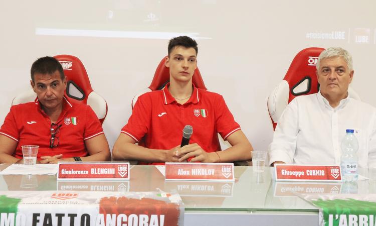 Lube, Alex Nikolov si presenta: "Felice di giocare con tanti campioni, venire qui una scelta di vita" Lube, Alex Nikolov si presenta: "Felice di giocare con tanti campioni, venire qui una scelta di vita"