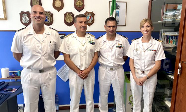 Guardia costiera, cambio della guardia alla Delegazione di Spiaggia di Porto Recanati Guardia costiera, cambio della guardia alla Delegazione di Spiaggia di Porto Recanati