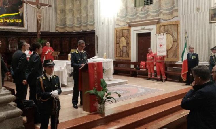 Macerata, "Giornata della Memoria": la Guardia di Finanza ricorda le vittime del dovere Macerata, "Giornata della Memoria": la Guardia di Finanza ricorda le vittime del dovere