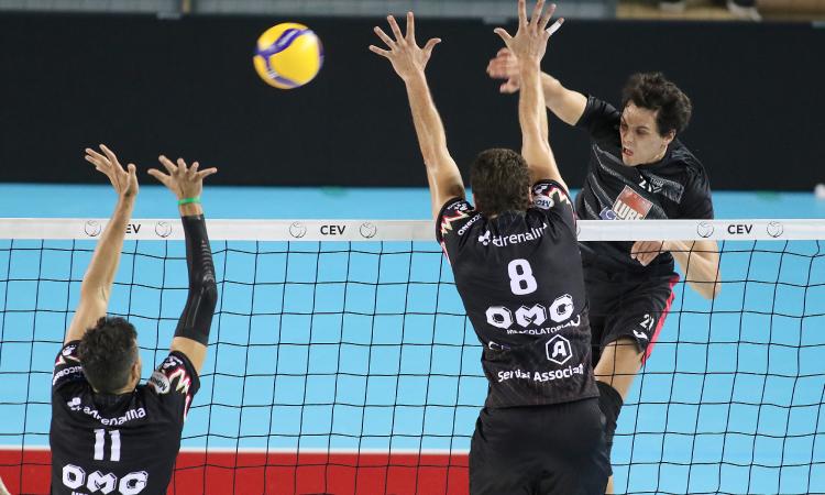Allenamento di lusso per la Lube: Civitanova cade in tre set contro Perugia all'Eurosuole Forum (FOTO) Allenamento di lusso per la Lube: Civitanova cade in tre set contro Perugia all'Eurosuole Forum (FOTO)