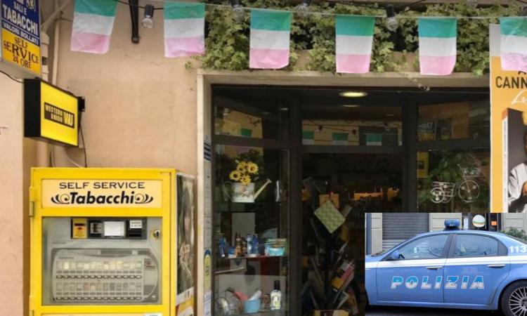 Macerata, armato di coltello rapina tabaccaio e minaccia un altro commerciante: arrestato 18enne