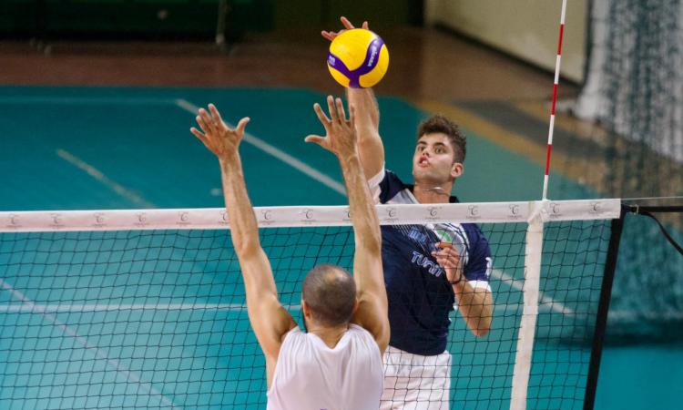 Macerata, la Med Store Tunit alza la coppa del Memorial Furiassi Valenti e prepara l'esordio in campionato Macerata, la Med Store Tunit alza la coppa del Memorial Furiassi Valenti e prepara l'esordio in campionato