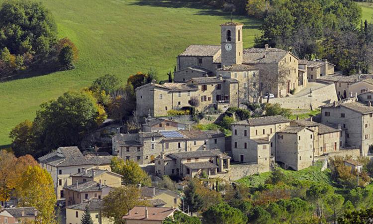 Il Festival Marche Storie fa tappa a Valfornace: passeggiata nei luoghi dei Da Varano Il Festival Marche Storie fa tappa a Valfornace: passeggiata nei luoghi dei Da Varano