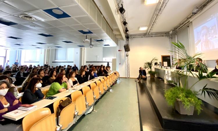 Unimc, la testimonianza della Shoah di Edith Bruck agli studenti. "I ragazzi oggi mi danno speranza" Unimc, la testimonianza della Shoah di Edith Bruck agli studenti. "I ragazzi oggi mi danno speranza"