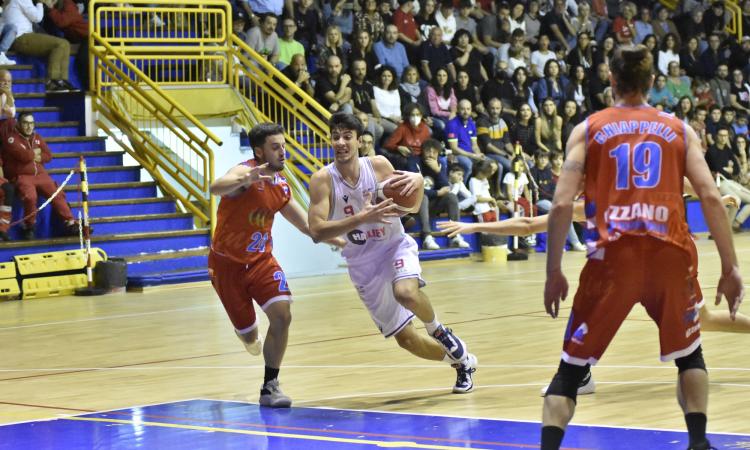 Serie B, esordio casalingo amaro amaro per l'Halley Matelica: Ozzano rimonta nel recupero