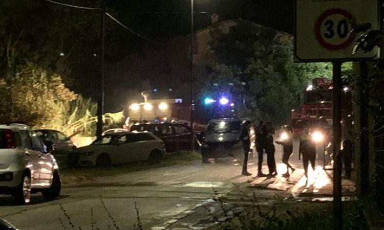 Auto nel canale, muoiono due donne: erano colleghe di lavoro, a bordo altre due persone Auto nel canale, muoiono due donne: erano colleghe di lavoro, a bordo altre due persone