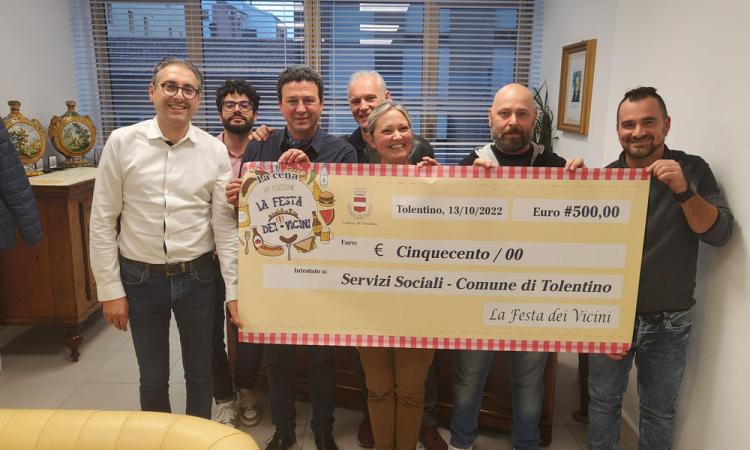 Tolentino, grande successo per la VI° edizione della Festa dei Vicini tra divertimento e beneficienza Tolentino, grande successo per la VI° edizione della Festa dei Vicini tra divertimento e beneficienza