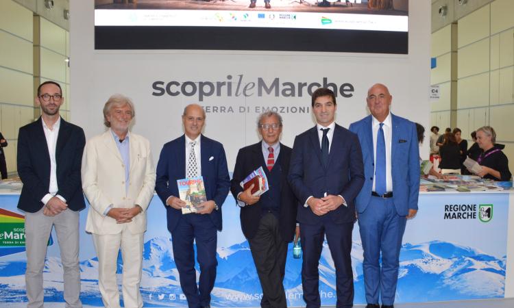 I tour nelle Marche sulla copertina del Touring Club. Protagoniste anche Recanati e Montelupone I tour nelle Marche sulla copertina del Touring Club. Protagoniste anche Recanati e Montelupone