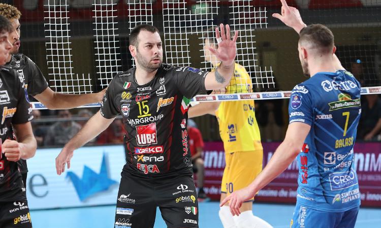 La Lube Civitanova travolge Modena in tre set e torna a correre La Lube Civitanova travolge Modena in tre set e torna a correre