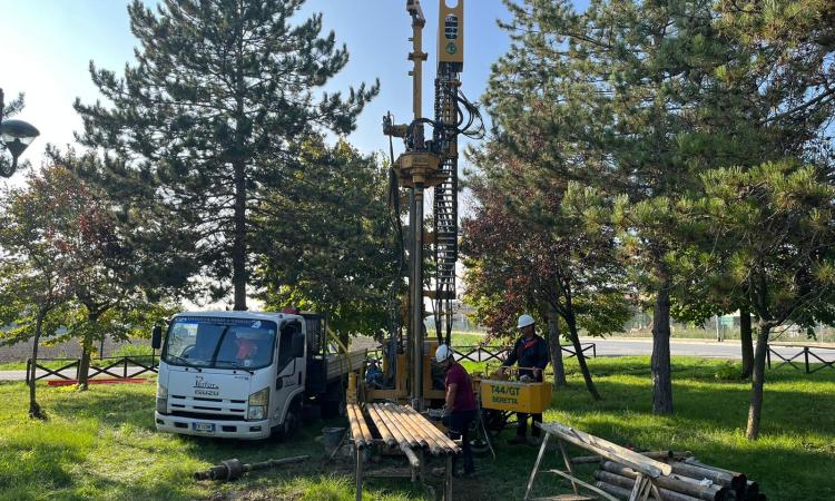 Trodica, iniziati i sondaggi preliminari nei terreni per il nuovo sottopassaggio ferroviario Trodica, iniziati i sondaggi preliminari nei terreni per il nuovo sottopassaggio ferroviario
