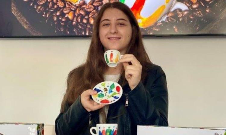 Tazzine da caffè dedicate all'inclusione: nuova collezione Romcaffè ispirata a Kandinskij