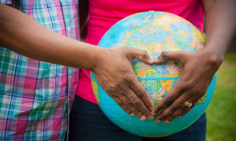 L’adozione a distanza per un futuro migliore: le iniziative di WeWorld nei paesi lontani L’adozione a distanza per un futuro migliore: le iniziative di WeWorld nei paesi lontani