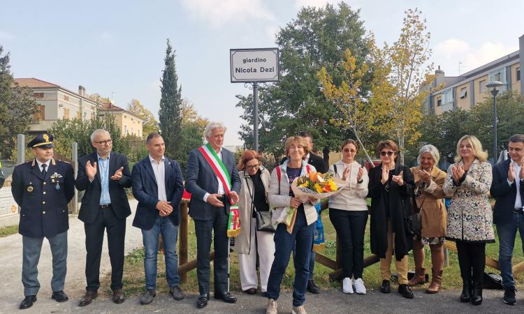 Macerata, giardini di Sforzacosta intitolati a Nicola Dezi. Morì a Marcinelle insieme a 261 lavoratori Macerata, giardini di Sforzacosta intitolati a Nicola Dezi. Morì a Marcinelle insieme a 261 lavoratori