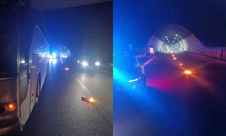 Camerino, pullman in avaria: 60 passeggeri fermi in superstrada