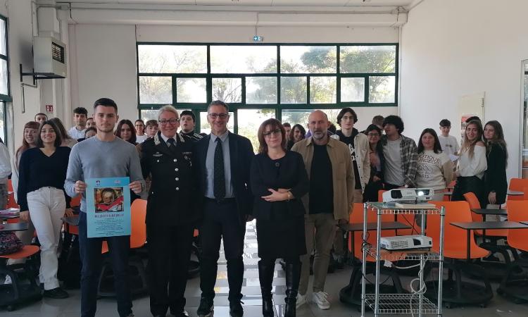 Violenza contro le donne: un ciclo di incontri fra carabinieri e studenti per sensibilizzare al tema Violenza contro le donne: un ciclo di incontri fra carabinieri e studenti per sensibilizzare al tema