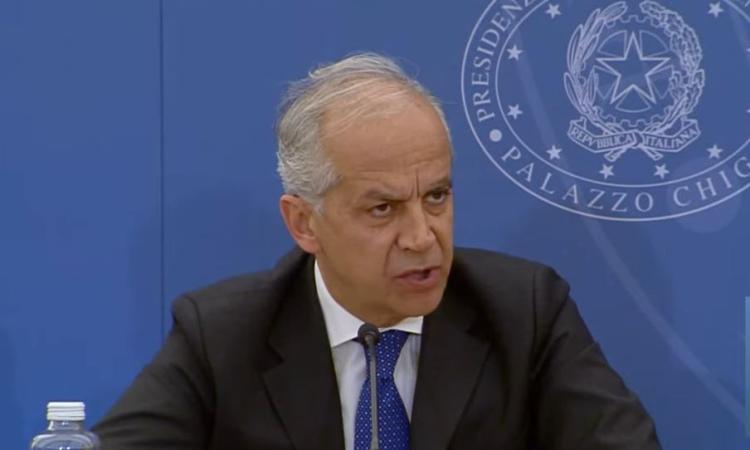Migranti, Piantedosi: "No alle Ong in acque italiane, ci faremo carico solo delle emergenze" Migranti, Piantedosi: "No alle Ong in acque italiane, ci faremo carico solo delle emergenze"
