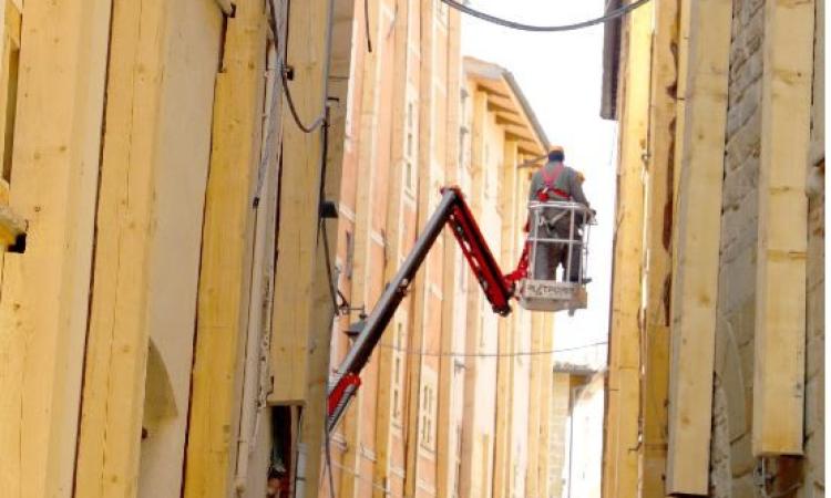 Terremoto Marche, a Camerino solo grande spavento: "Scuole aperte, stop accessi in zona rossa" Terremoto Marche, a Camerino solo grande spavento: "Scuole aperte, stop accessi in zona rossa"