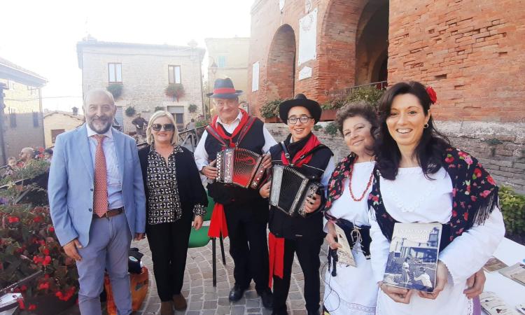 Li Matti de Montecò protagonisti alla Sagra della castagna di Montemonaco