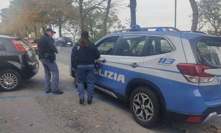 Macerata e Porto Recanati, la polizia passa al setaccio le aree a rischio: identificate 232 persone