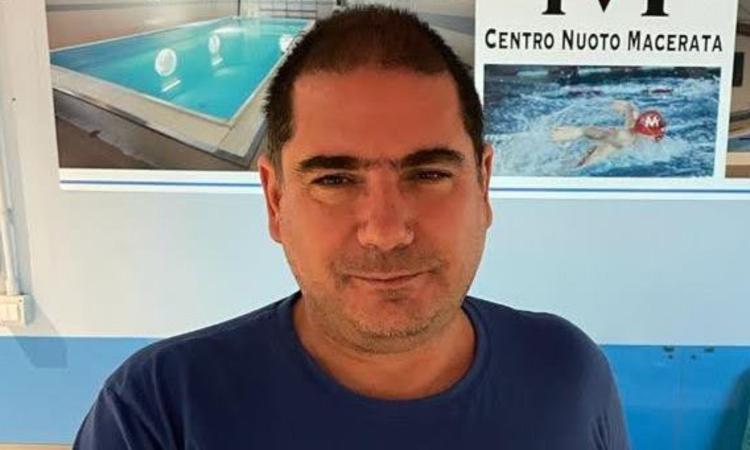 Orgoglio Centro Nuoto Macerata: "Palma d'oro" consegnata al presidente Antonini Orgoglio Centro Nuoto Macerata: "Palma d'oro" consegnata al presidente Antonini