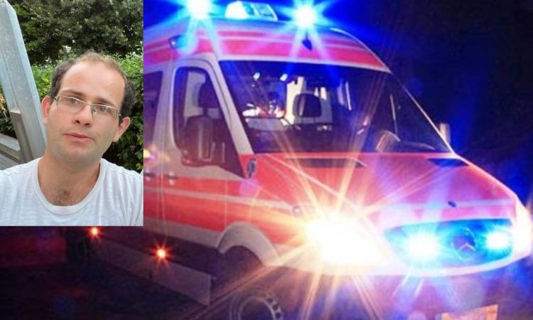 Auto sbanda, si ribalta e si schianta contro un albero: muore un giovane di 26 anni Auto sbanda, si ribalta e si schianta contro un albero: muore un giovane di 26 anni